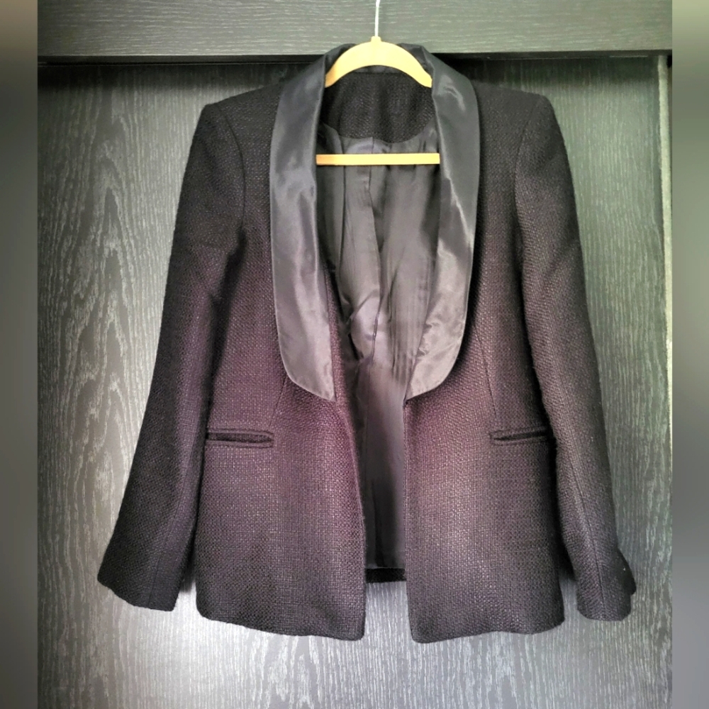 Zara Black Textured Blazer with Satin Lapel